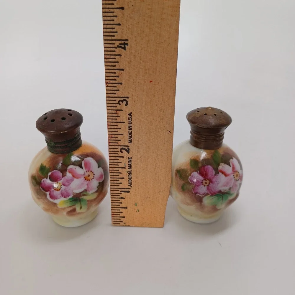 Enesco‎ Vintage Hand Painted Salt and Pepper Shakers Pink Floral Metal Caps
